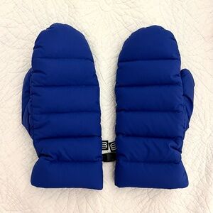 Brand New Aritzia Super Puff Quilted Mittens in Cobalt Blue S/M